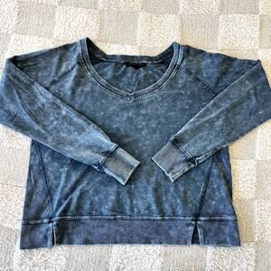 Jane & Delancey cropped gray Crewneck Sweatshirt Size‎ Small